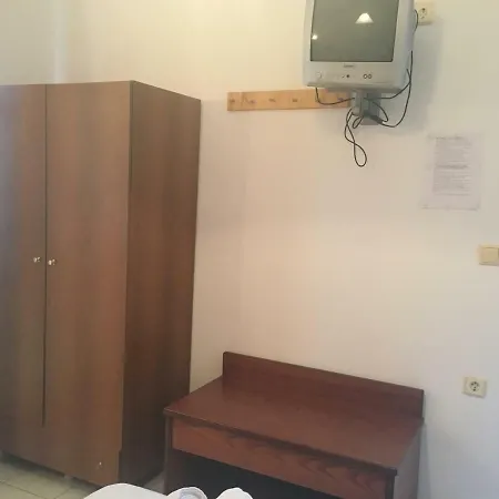 Litsa Efi 아파트호텔 2*