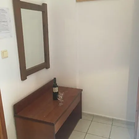 Litsa Efi 아파트호텔 2*