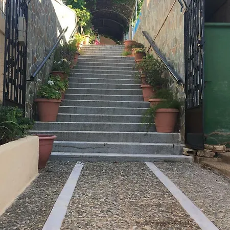 Aparthotel Litsa Efi